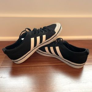 Women’a adidas size 6.5